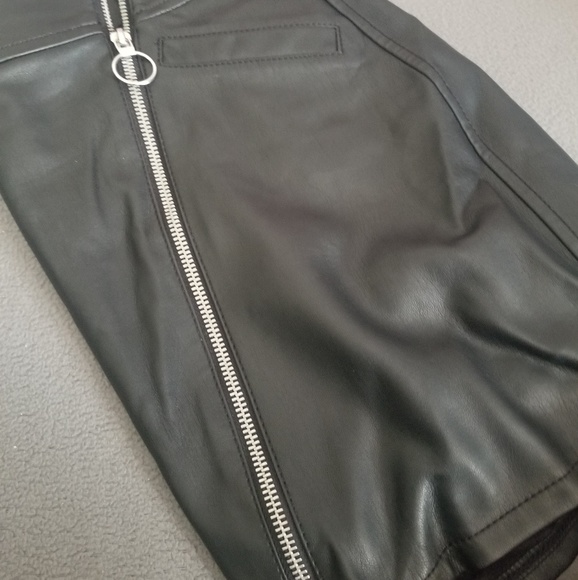 Faux leather skirt - Picture 4 of 4